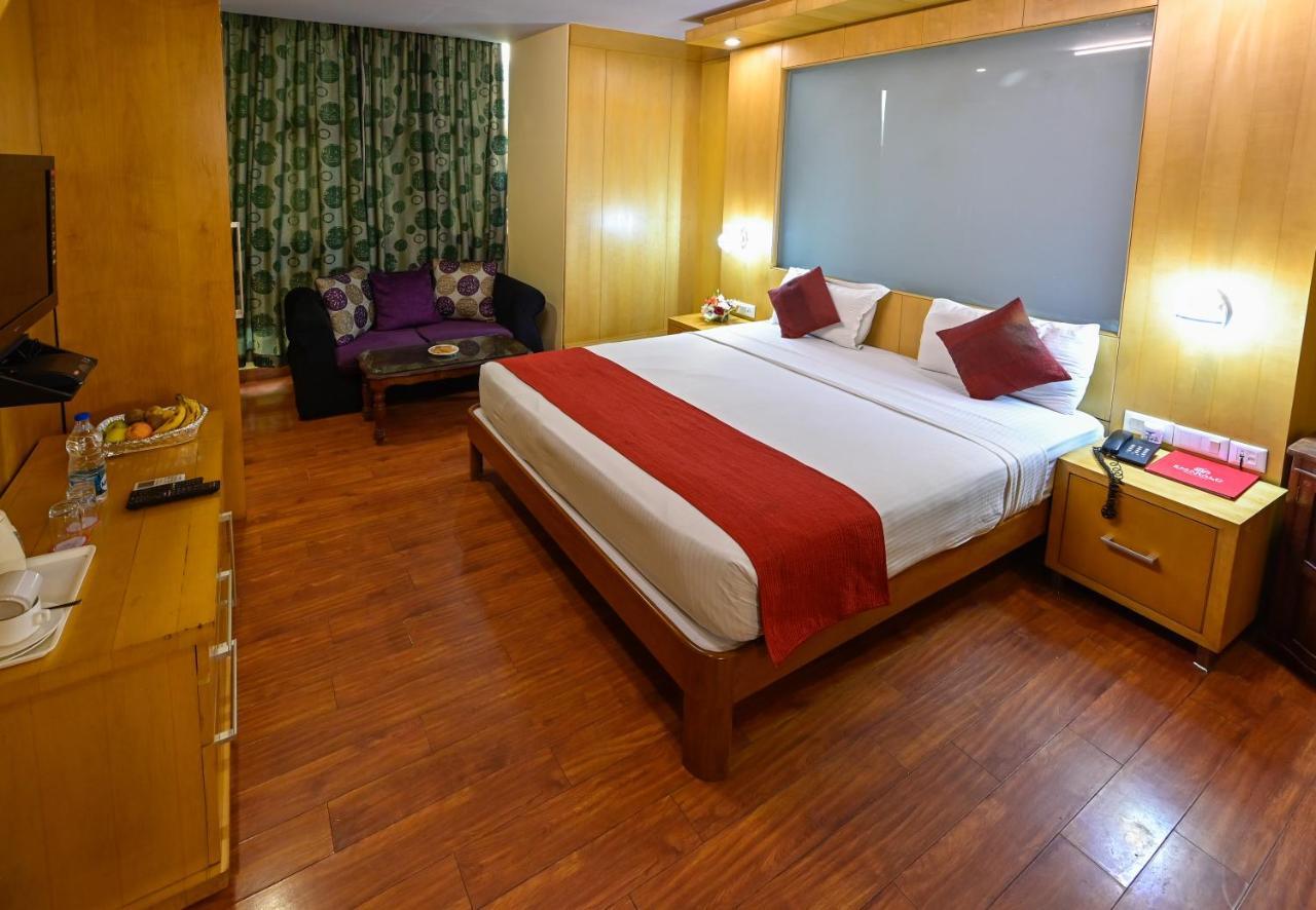 Hotel Emarald, Nueva Delhi Exterior foto