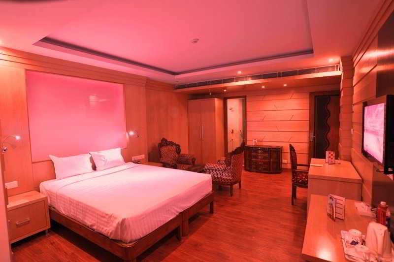 Hotel Emarald, Nueva Delhi Habitación foto