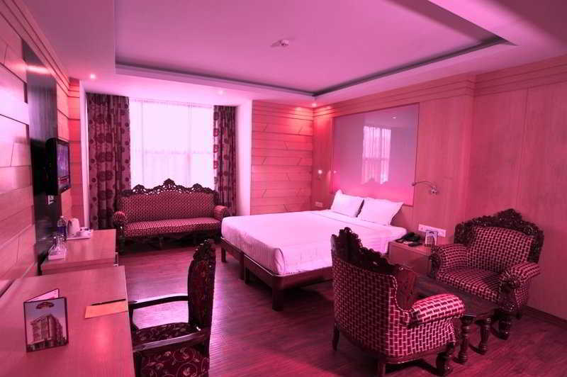 Hotel Emarald, Nueva Delhi Exterior foto